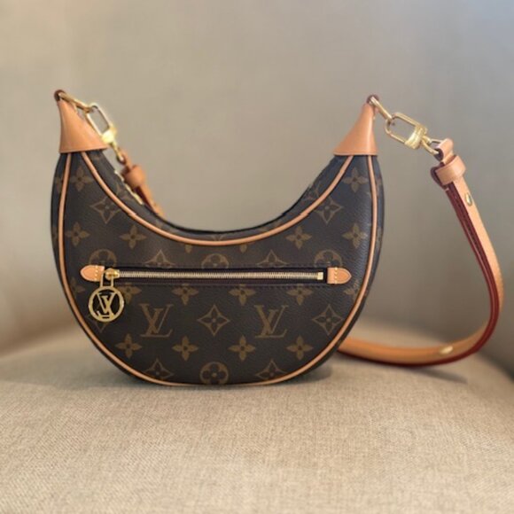 Louis Vuitton Monogram Loop - Picture 3 of 16